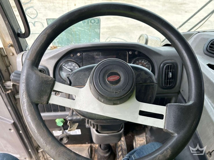 2019-peterbilt-520-image-17