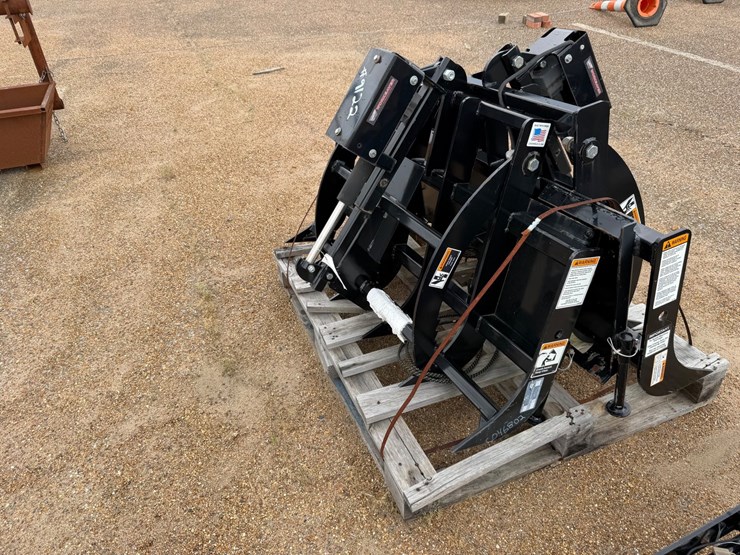 #9122-•-worksaver-48"-skid-steer-grapple(electric-control)-image-1