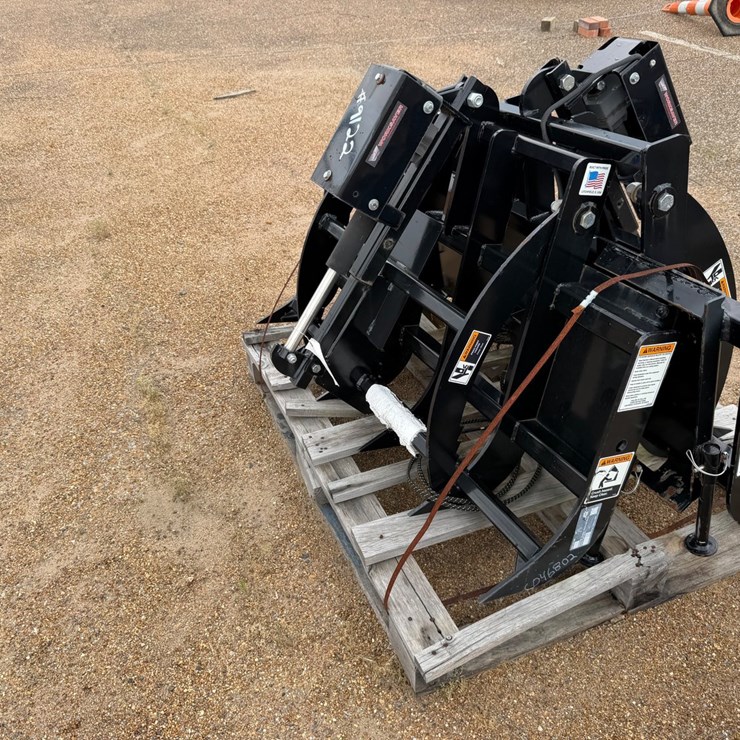 #9122 • Worksaver 48" Skid Steer Grapple(electric control)