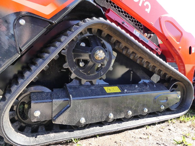 2026-kubota-scl1000-image-6