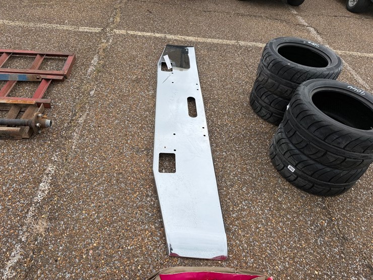#9043-•-front-bumper-image-3