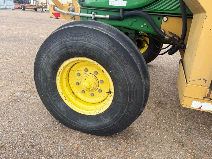 john-deere-6215-image-8