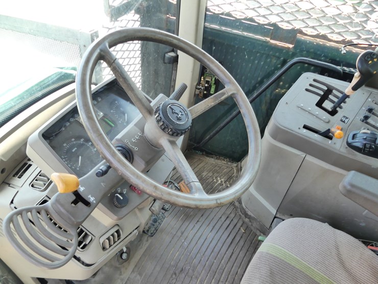 2010-john-deere-7230-image-13