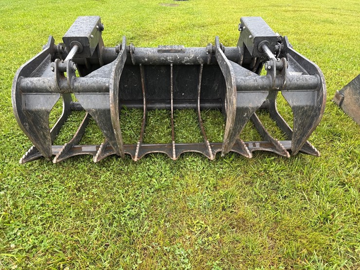 #5-•-hd-bobcat-72”-skid-steer-root-grapple-image-2