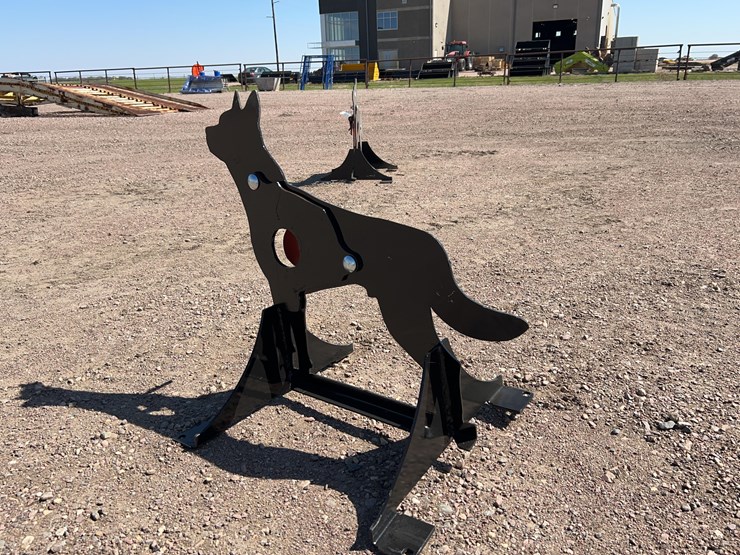 ar500-steel-coyote-shooting-target-with-heart-flapper-image-2