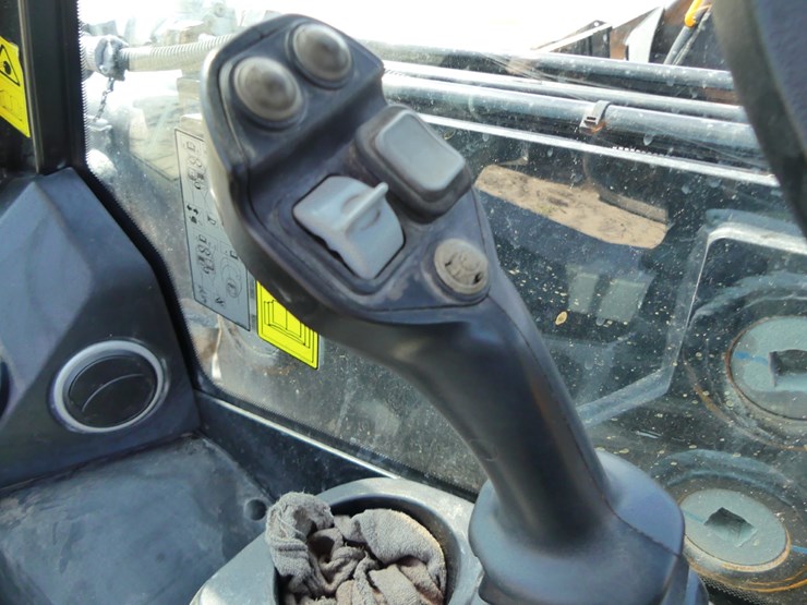 jcb-3ts-8t-image-13