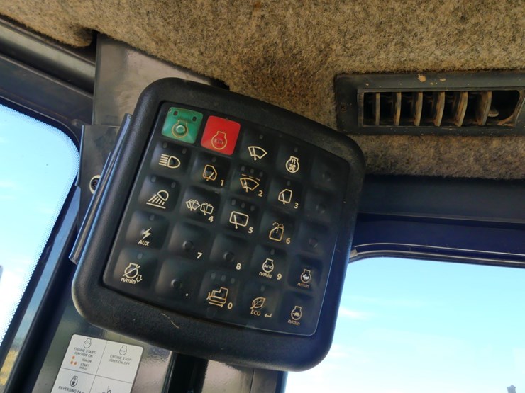 2016-deere-550k-lgp-image-16