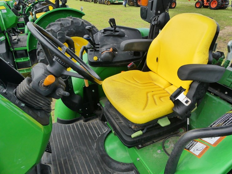 2024-john-deere-5120m-image-10
