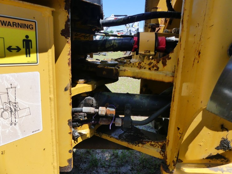 2015-caterpillar-903c-image-9