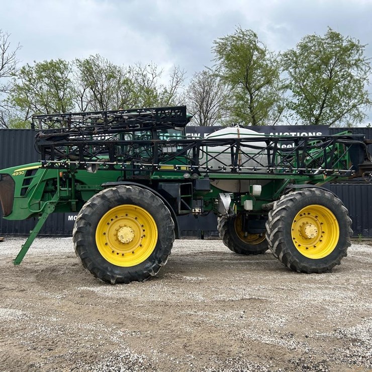 JOHN DEERE 4930