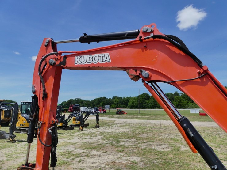 2019-kubota-kx057-4-image-7