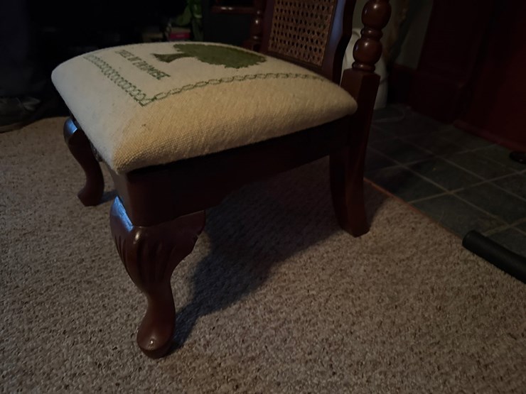 #99-•-vintage-chair-image-4