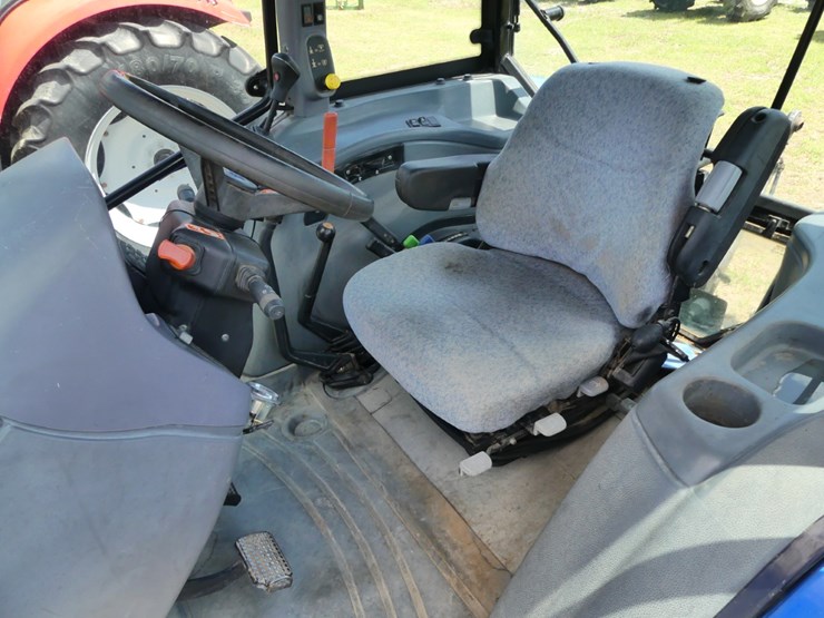 2005-new-holland-tl100a-image-10
