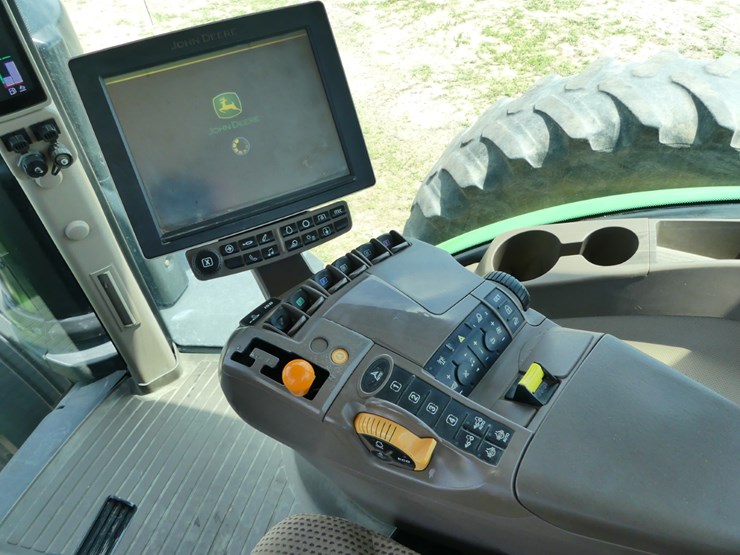 2016-john-deere-8295r-image-16