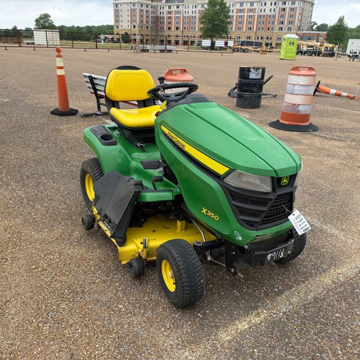 JOHN DEERE X350