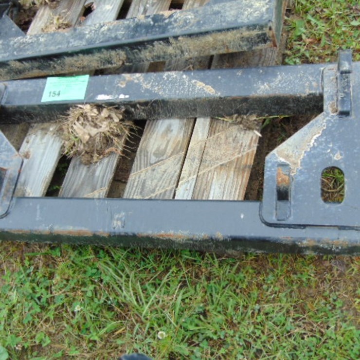 GLOBAL SKID STEER SQUARE TUBING PLATE