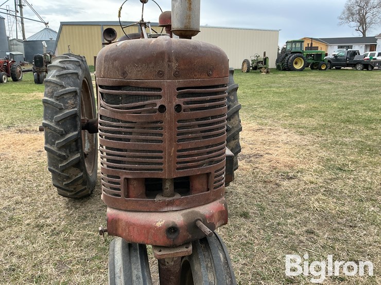 1953-farmall-super-h-2wd-tractor-image-12