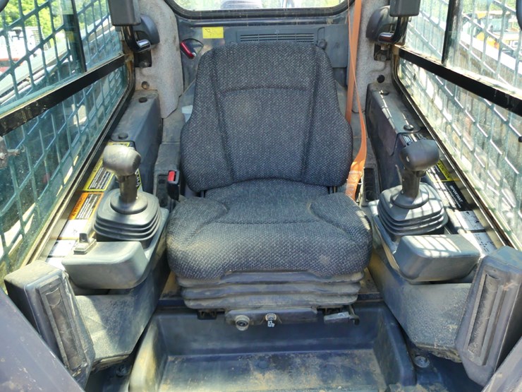 2020-deere-333g-image-12