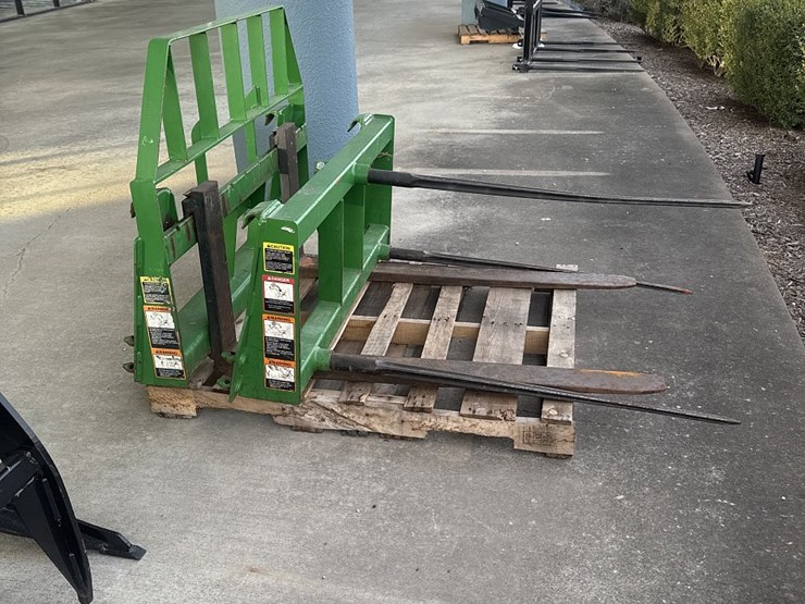 2011-john-deere-5095m-image-43