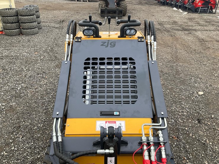 #1008-•-unused-2025-zjz-380-mini-skid-steer-loader-image-10