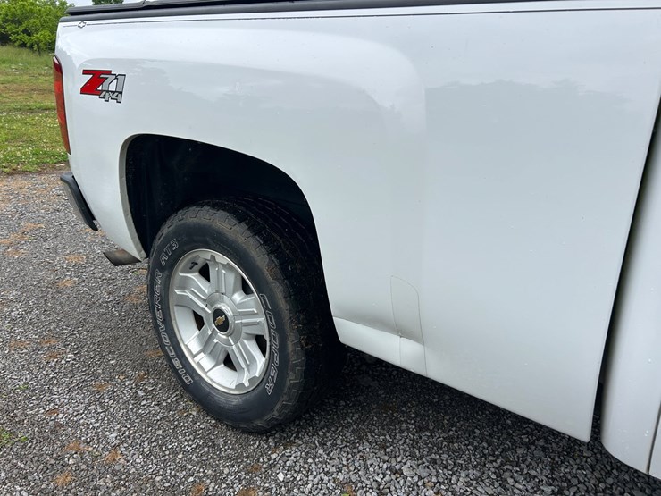 2013-chevrolet-silverado-1500-image-9