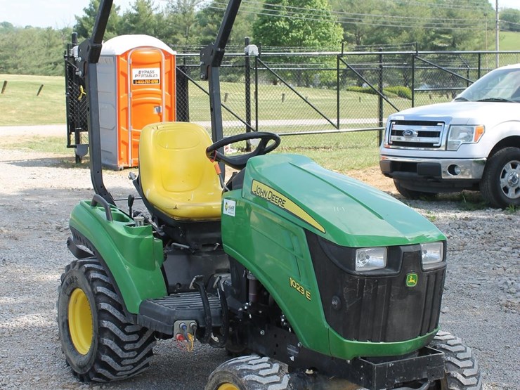 john-deere-1023e-image-7
