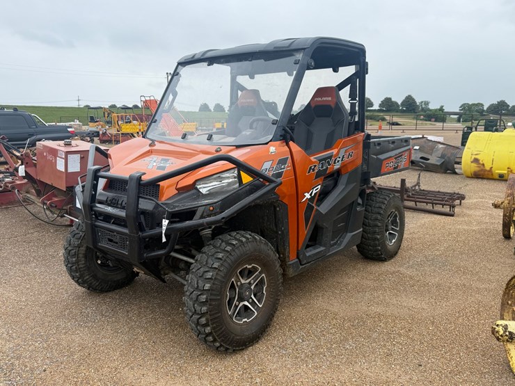 2014-polaris-ranger-image-1