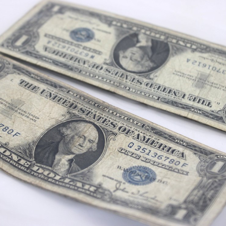 #36133 • (22) 1957 AND QTY 4, 1935 SILVER CERTIFICATES, 1 DOLLAR BILLS