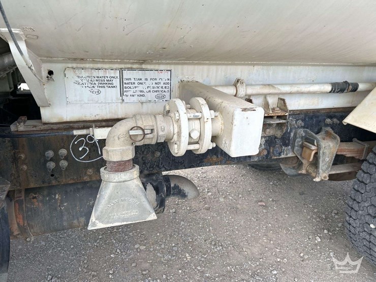 2004-freightliner-fl70-image-22