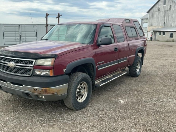2005-chevrolet-silverado-2500hd-image-1