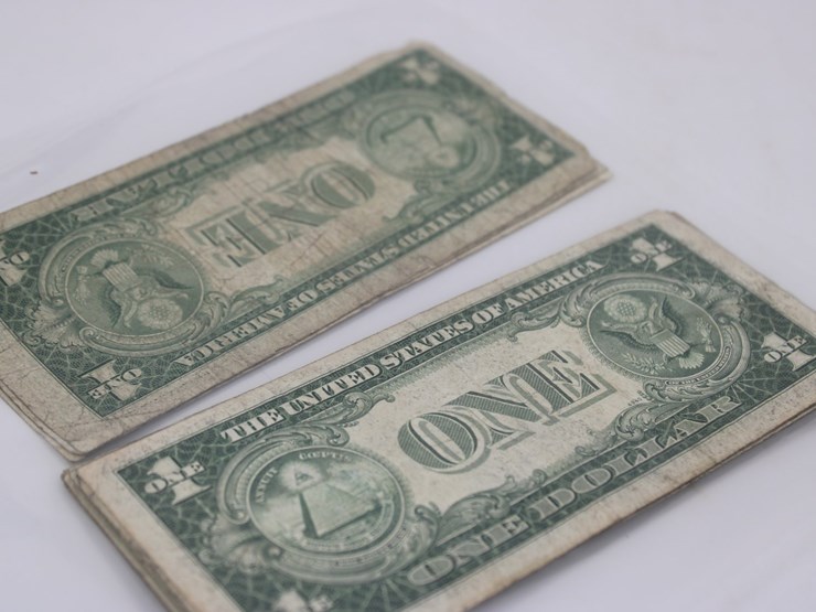 #36133-•-(22)-1957-and-qty-4,-1935-silver-certificates,-1-dollar-bills-image-7