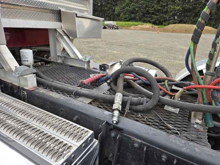 2012-kenworth-t800-image-60