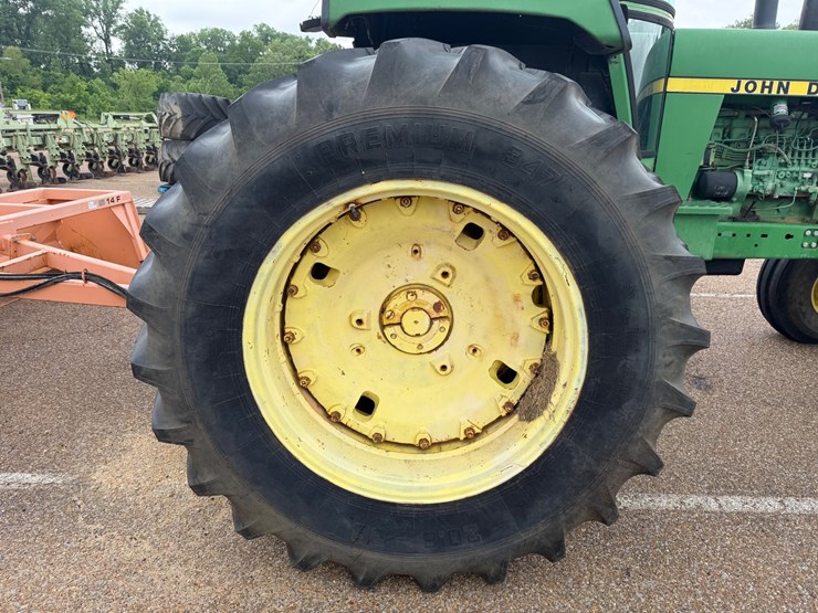 john-deere-4840-image-21