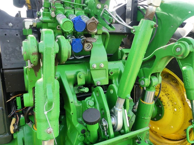 2024-john-deere-5120m-image-6