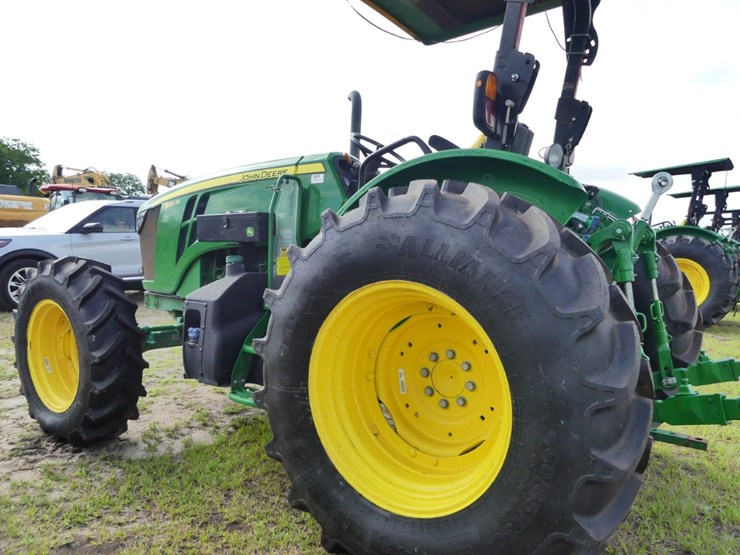 2024-john-deere-5120m-image-4