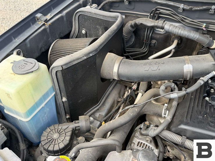 2010-toyota-tacoma-image-29