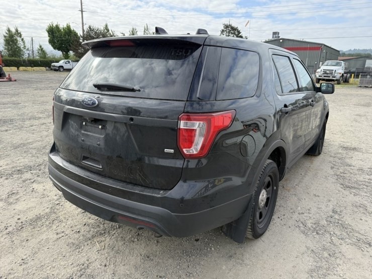 2017-ford-explorer-image-4