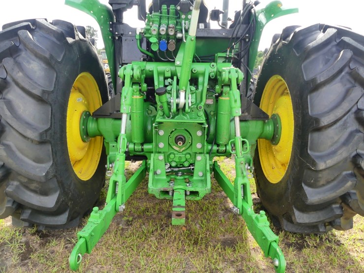 2024-john-deere-5120m-image-5