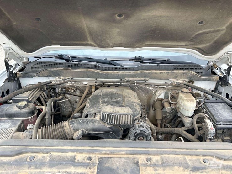 2015-chevrolet-silverado-2500hd-image-8