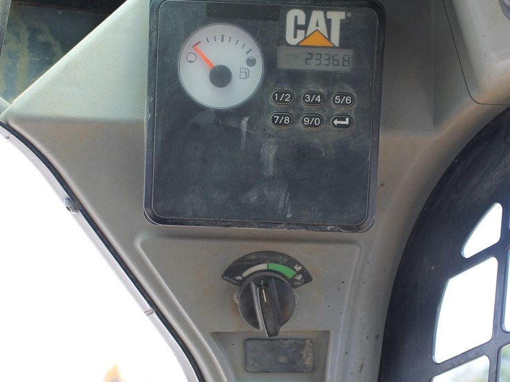 caterpillar-226d-image-14