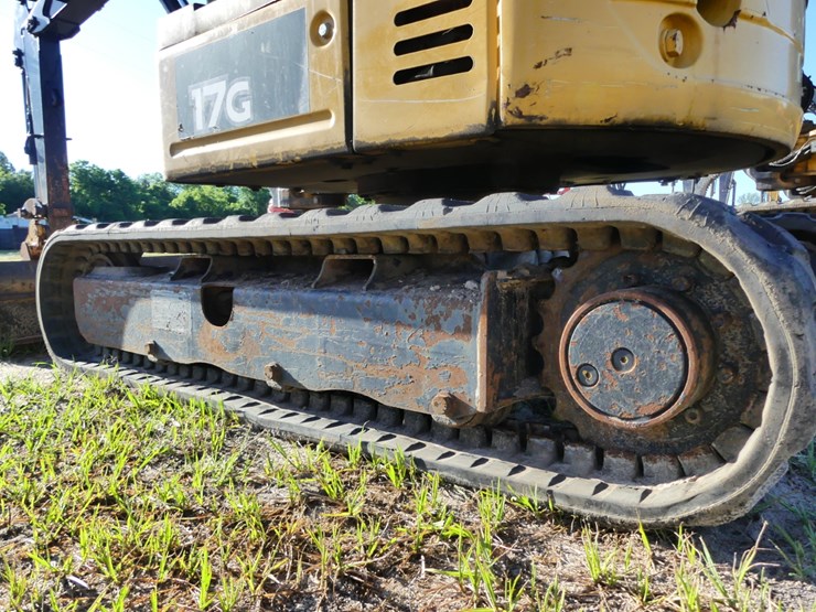 2018-deere-17g-image-5