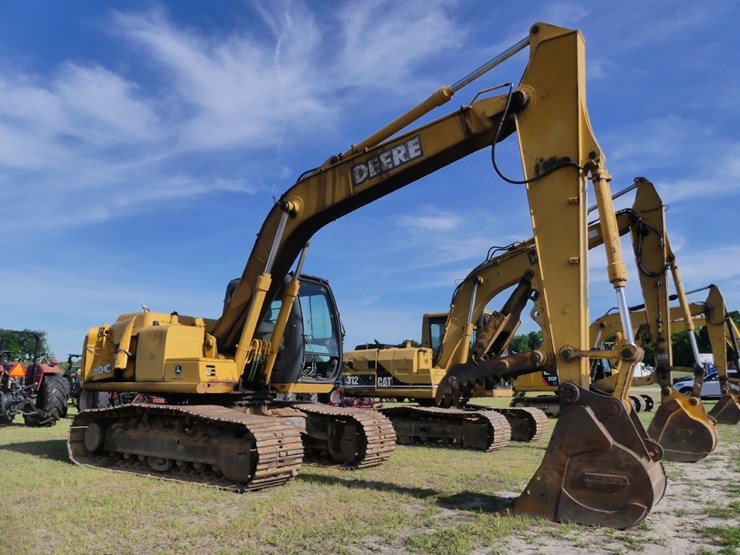 2006-deere-160c-lc-image-2