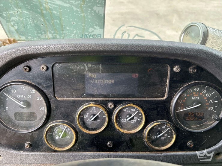2019-peterbilt-520-image-16
