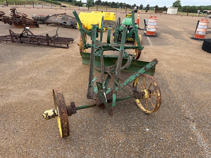 #9119-•-pull-type-road-grader-image-1