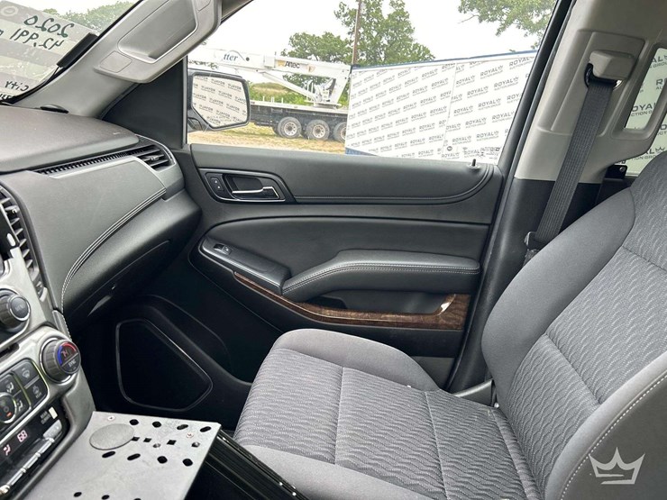 2020-chevrolet-tahoe-image-18
