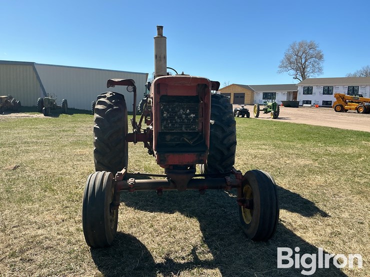 1972-farmall-656-2wd-tractor-image-2