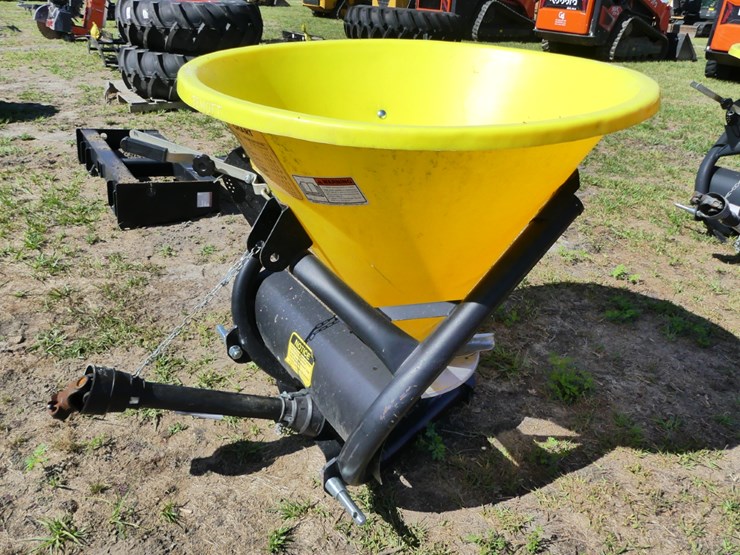 2022-land-pride-fsp500-image-2