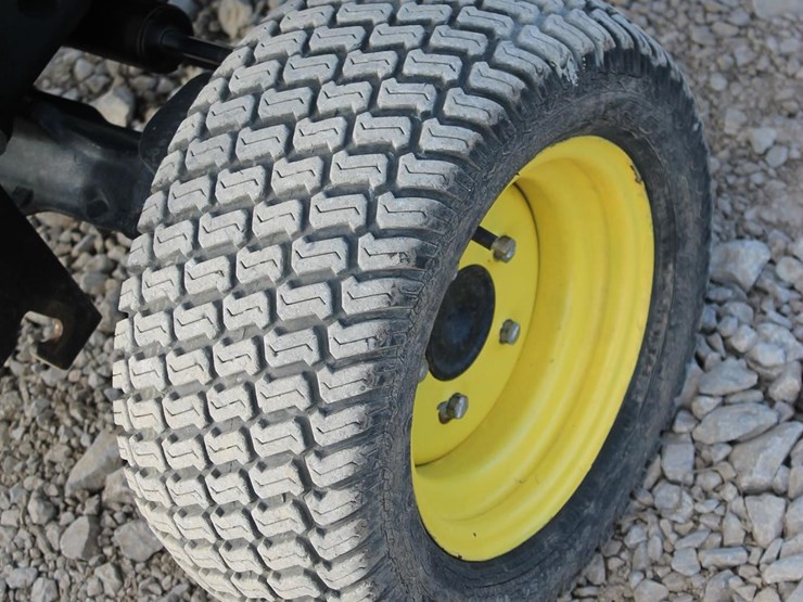 john-deere-2210-image-9
