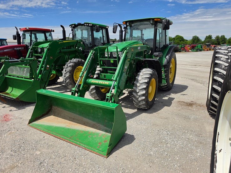 2013-john-deere-6140d-image-25