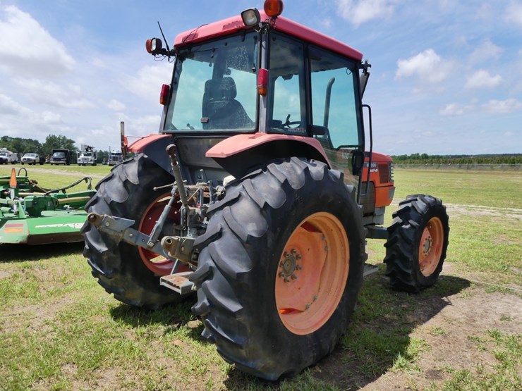 2000-kubota-m9000-image-3